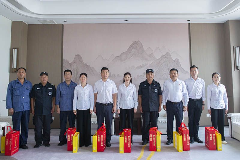 共敘魚(yú)水情！衛(wèi)華集團(tuán)開(kāi)展“八一”慰問(wèn)及退役軍人座談會(huì)